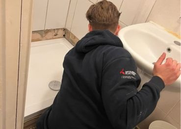 Bathroom refurbishment by Camshine